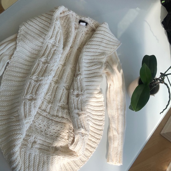 Woollen cardigan - Picture 1 of 3